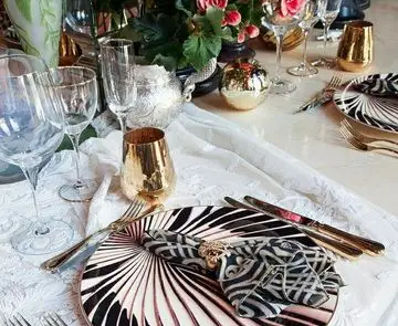 Праздничная сервировка Cavalli