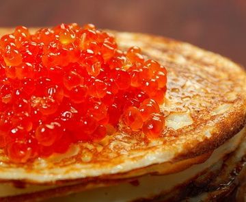 Русский блин в венецианской маске