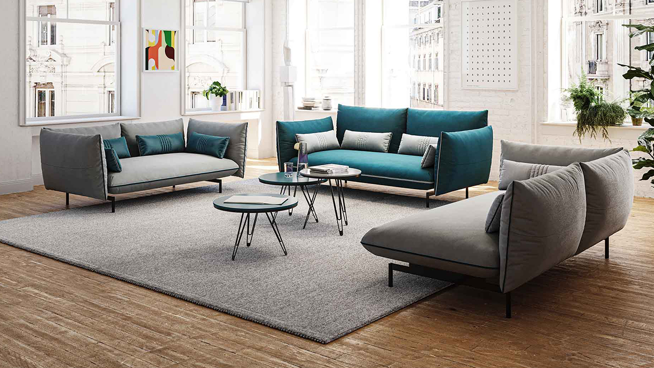 Кресла и диваны с подлокотниками — вертикально расположенными подушками