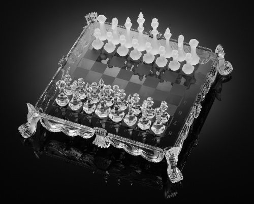 Композиция"Хрустальные шахматы"