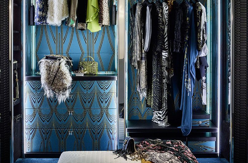 О тонкостях соблазнения: гардеробные Roberto Cavalli Home Interiors
