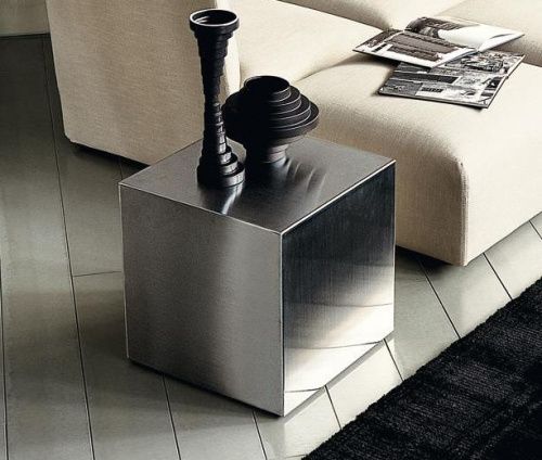 Столик Cubo