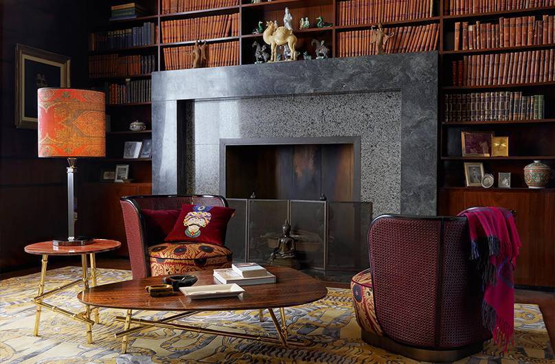 Новая коллекция ETRO Home Interiors: 6 кресел для вдохновляющего интерьера 