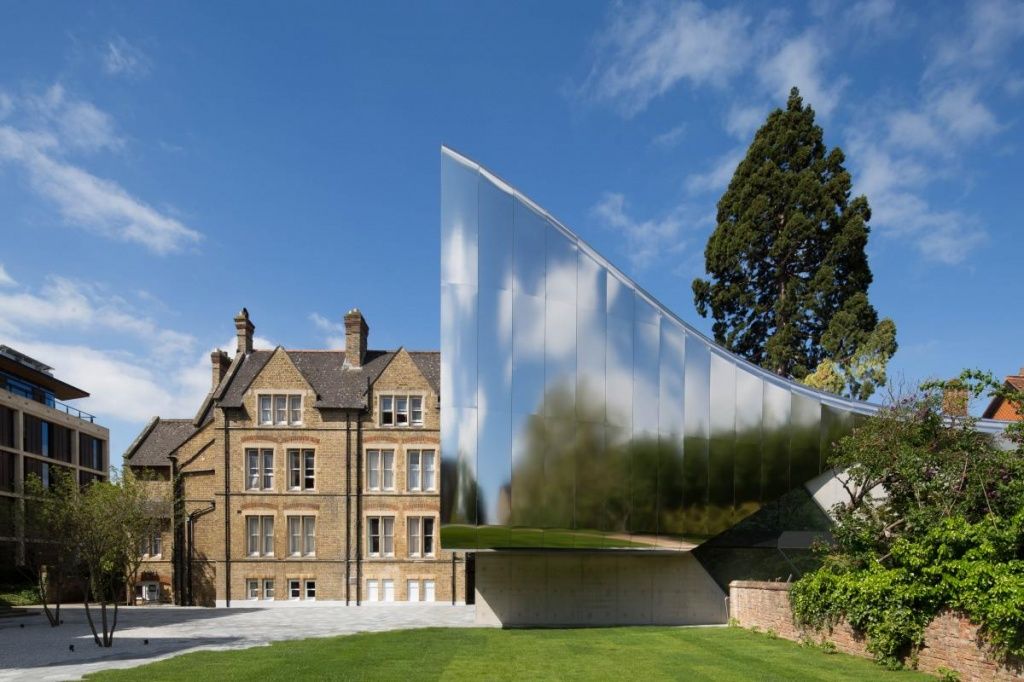 investcorp_building_for_oxford_universitys_by_zaha_hadid_architects.jpg