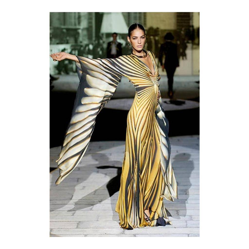 Novinki_Roberto_Cavalli_Home_Interiors_2024_casariccaexpo_1.jpg