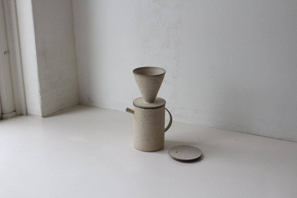 Takashi Endoh - Pot and Dripper (White) – KOHEZI.jpg