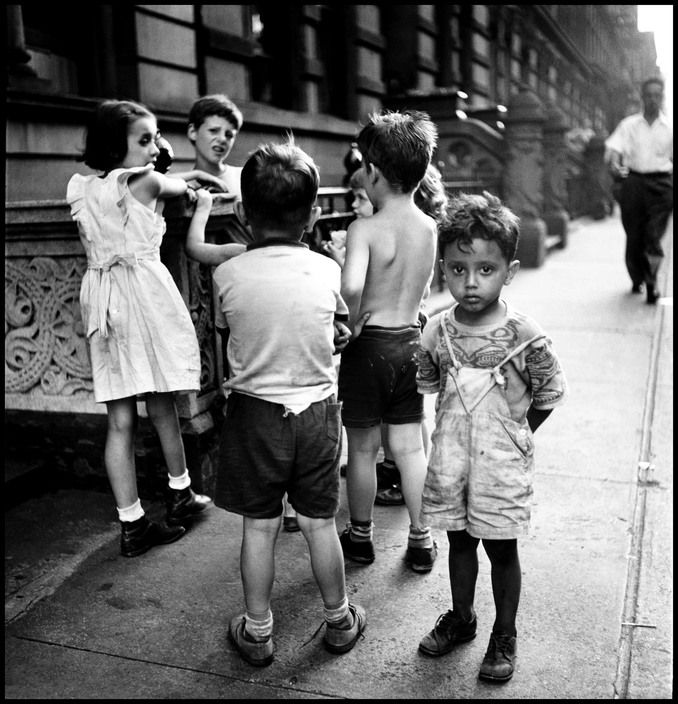 Фотография в интерьере 02.jpg Фотография в интерьере 02.jpg