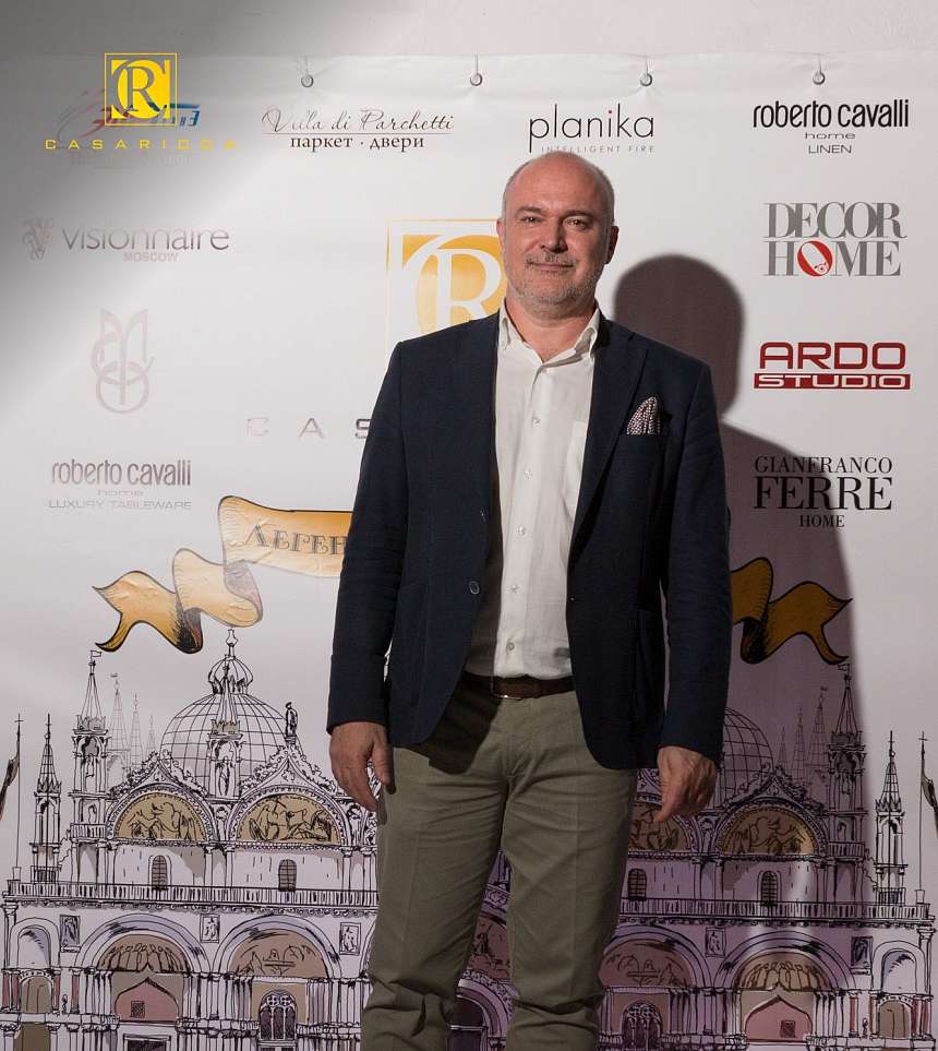 Премьера Легенды о Богатом Доме