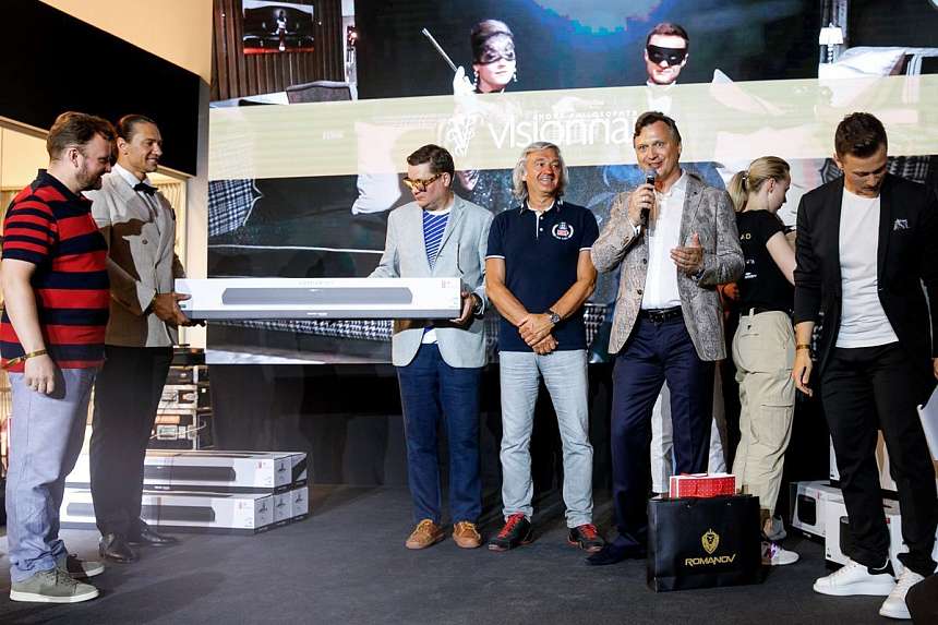 LUXURY ROAD CASA RICCA EXPO