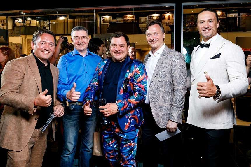 LUXURY ROAD CASA RICCA EXPO