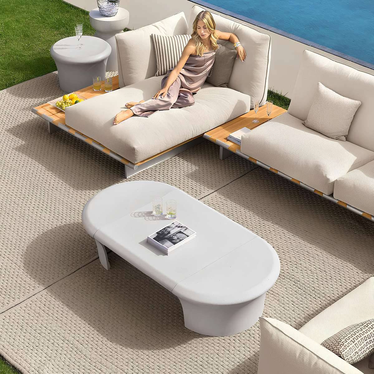 outdoor_concrete-cocktail_table-8.jpg