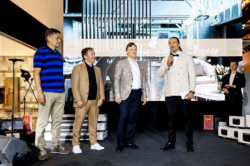 LUXURY ROAD CASA RICCA EXPO