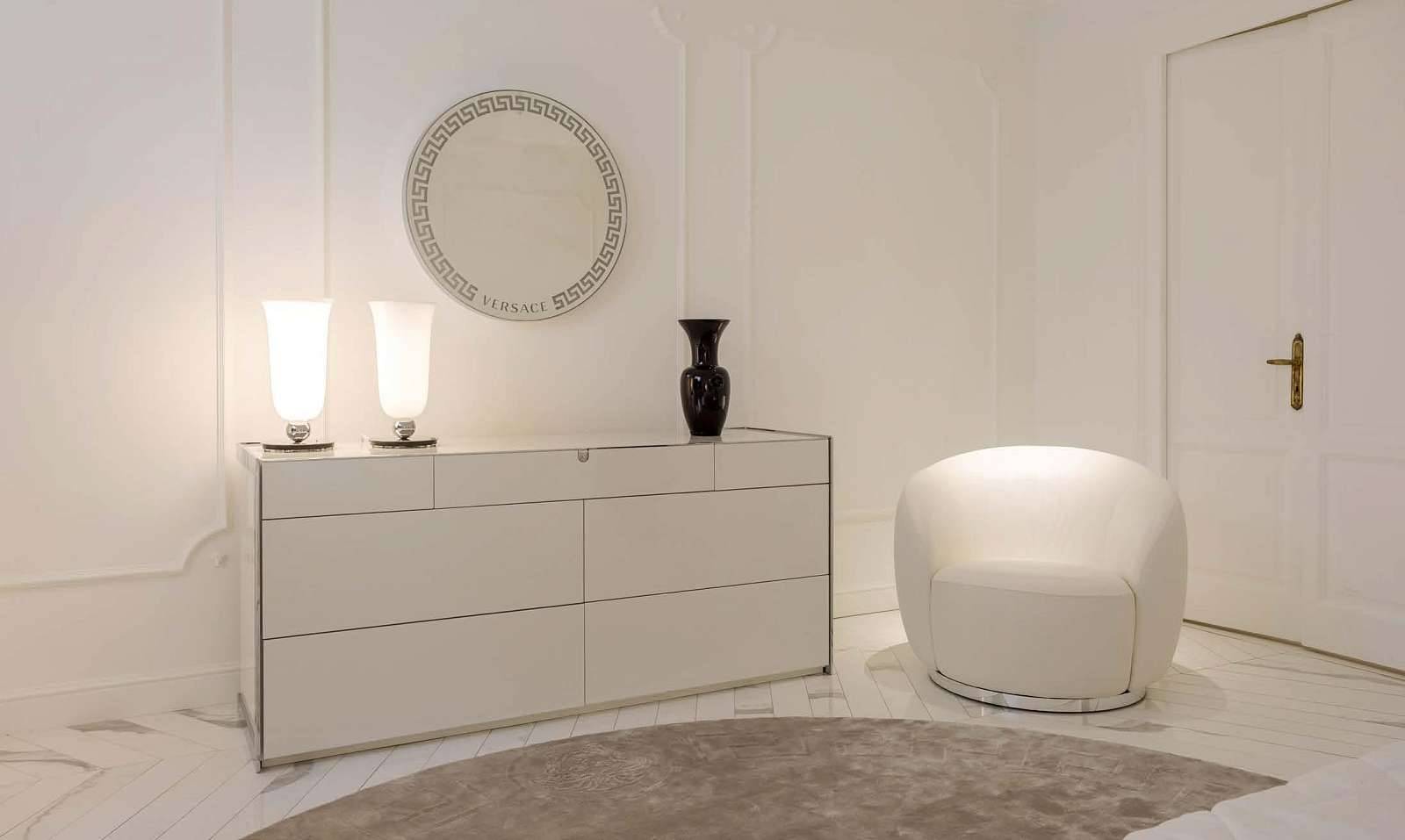 10_Versace-Home-setup-images-Milan-Design-Week-2024-изображения-56.jpg