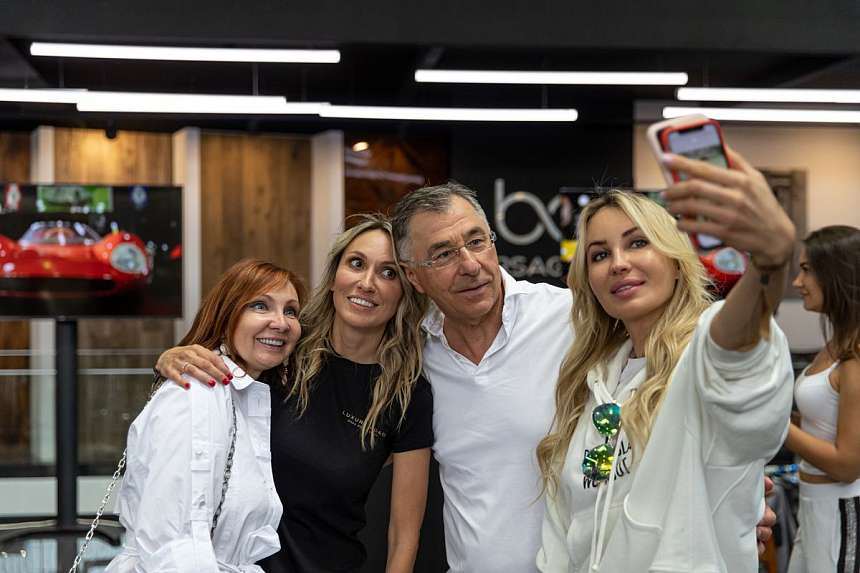 LUXURY ROAD CASA RICCA EXPO