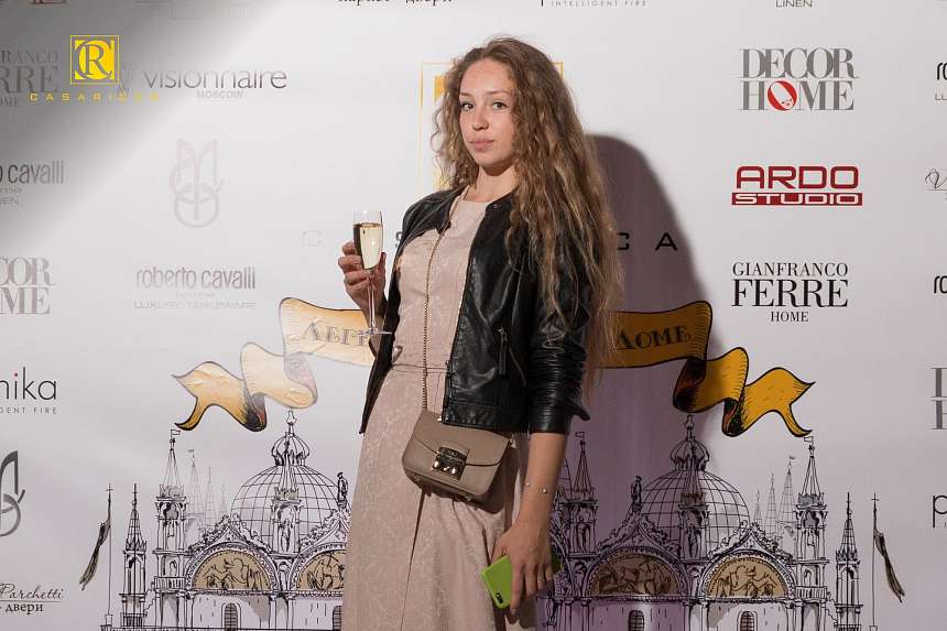 Премьера Легенды о Богатом Доме