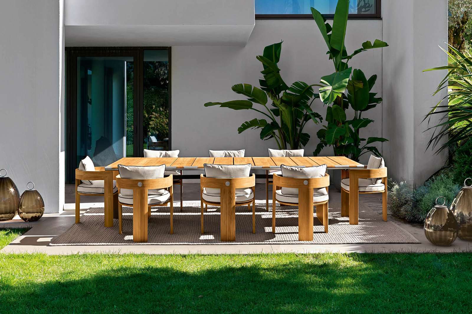 outdoor_table7.jpg