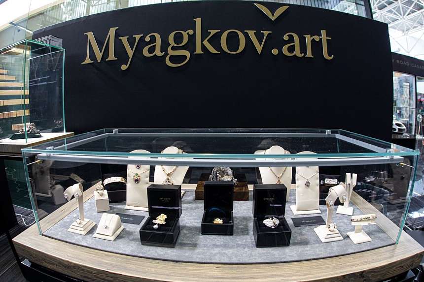 LUXURY ROAD CASA RICCA EXPO