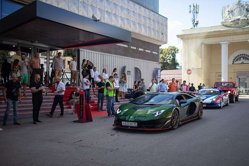 LUXURY ROAD CASA RICCA EXPO