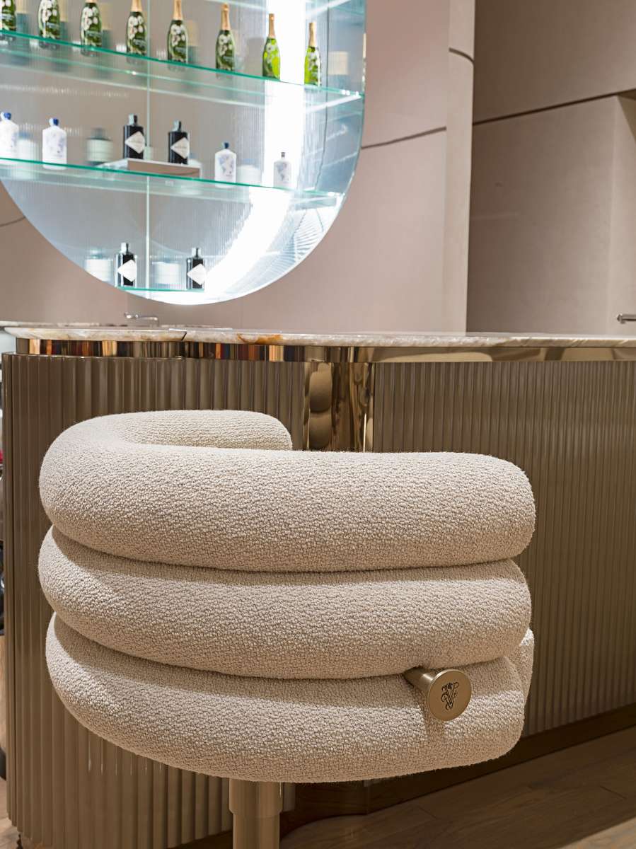 Visionnaire_Voluptas Stool_02.jpg