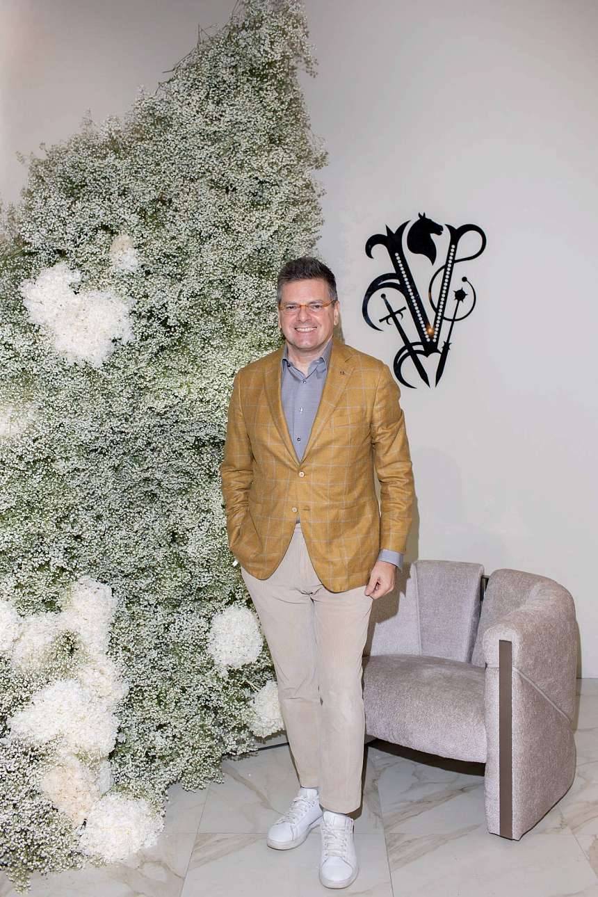 ТОРЖЕСТВЕННАЯ ЦЕРЕМОНИЯ ОТКРЫТИЯ ФЛАГМАНСКОГО ШОУ-РУМА VISIONNAIRE MOSCOW В ИНТЕРЬЕРНОМ ЦЕНТРЕ CASA RICCA EXPO