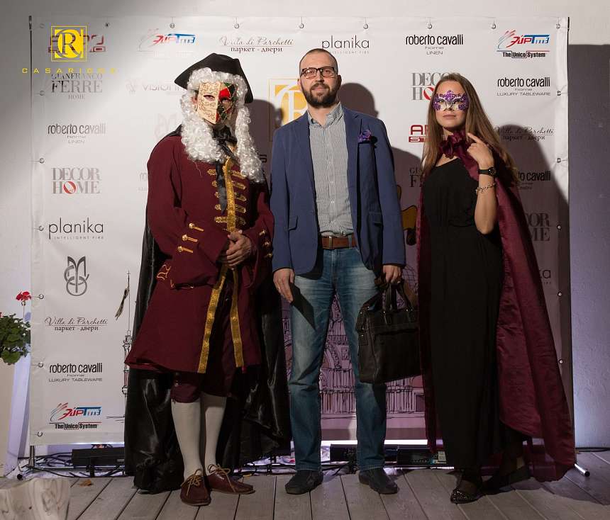 Премьера Легенды о Богатом Доме