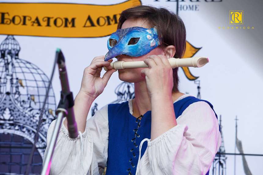 Премьера Легенды о Богатом Доме