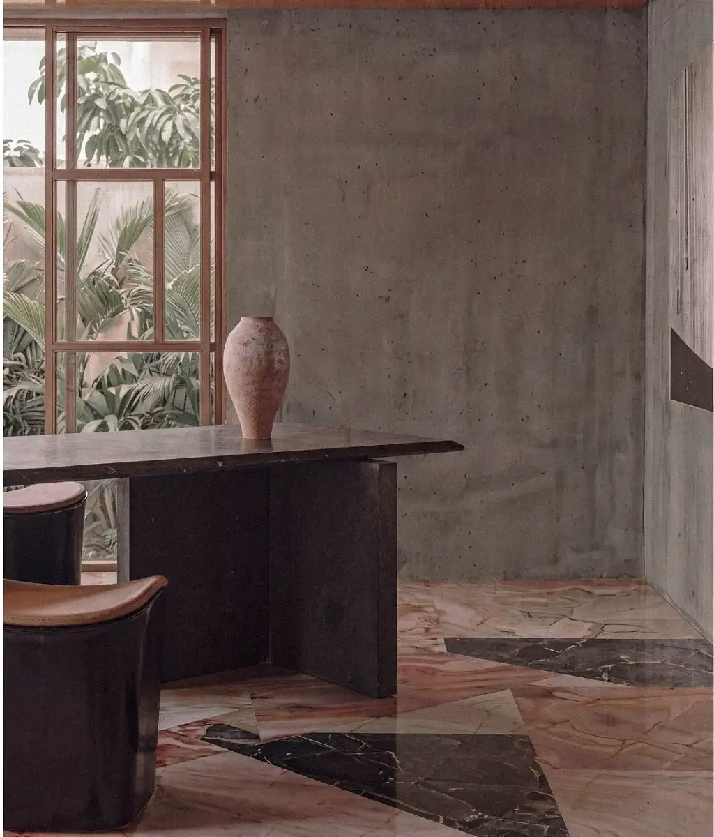 Visionnaire_Axiom_Table_Website1_2ac81bb23f.webp