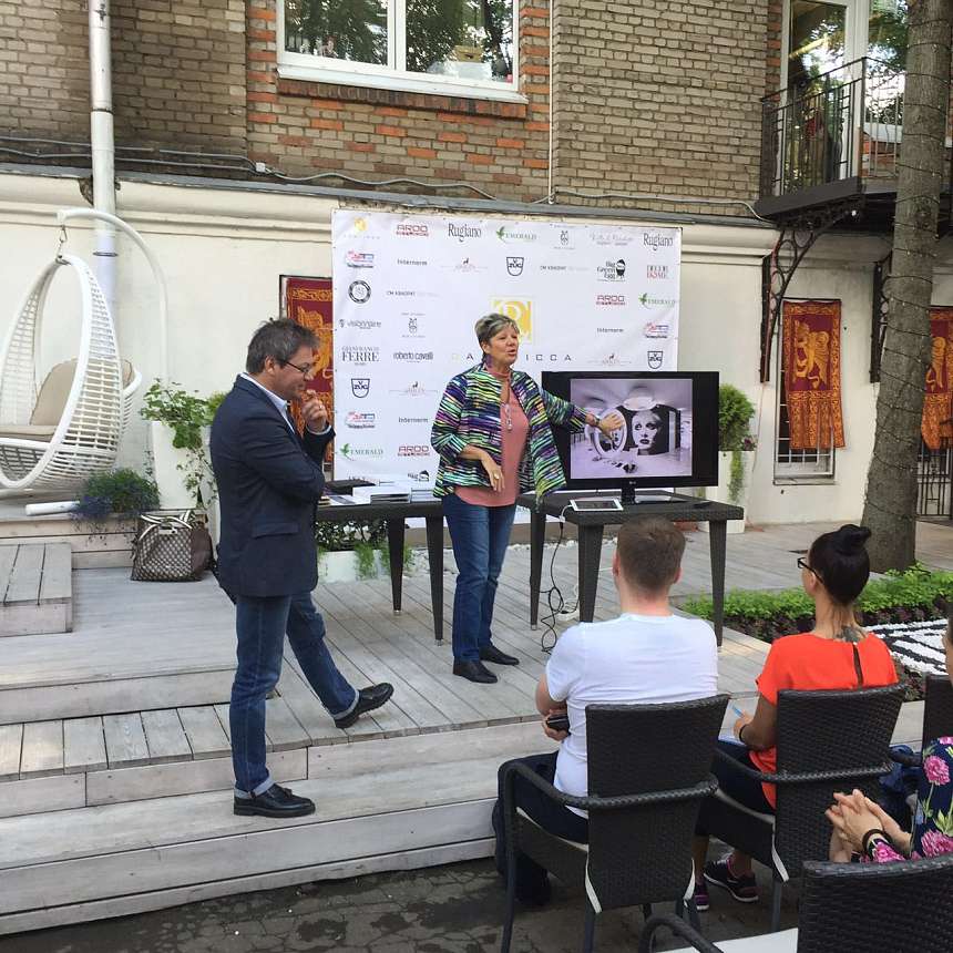 Sonnia de Rossi в гостях у Casa Ricca