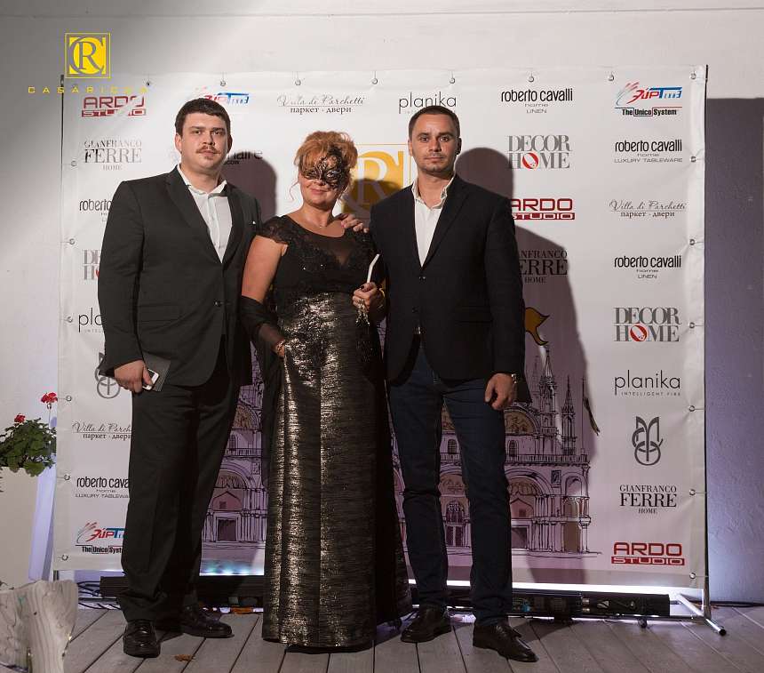 Премьера Легенды о Богатом Доме