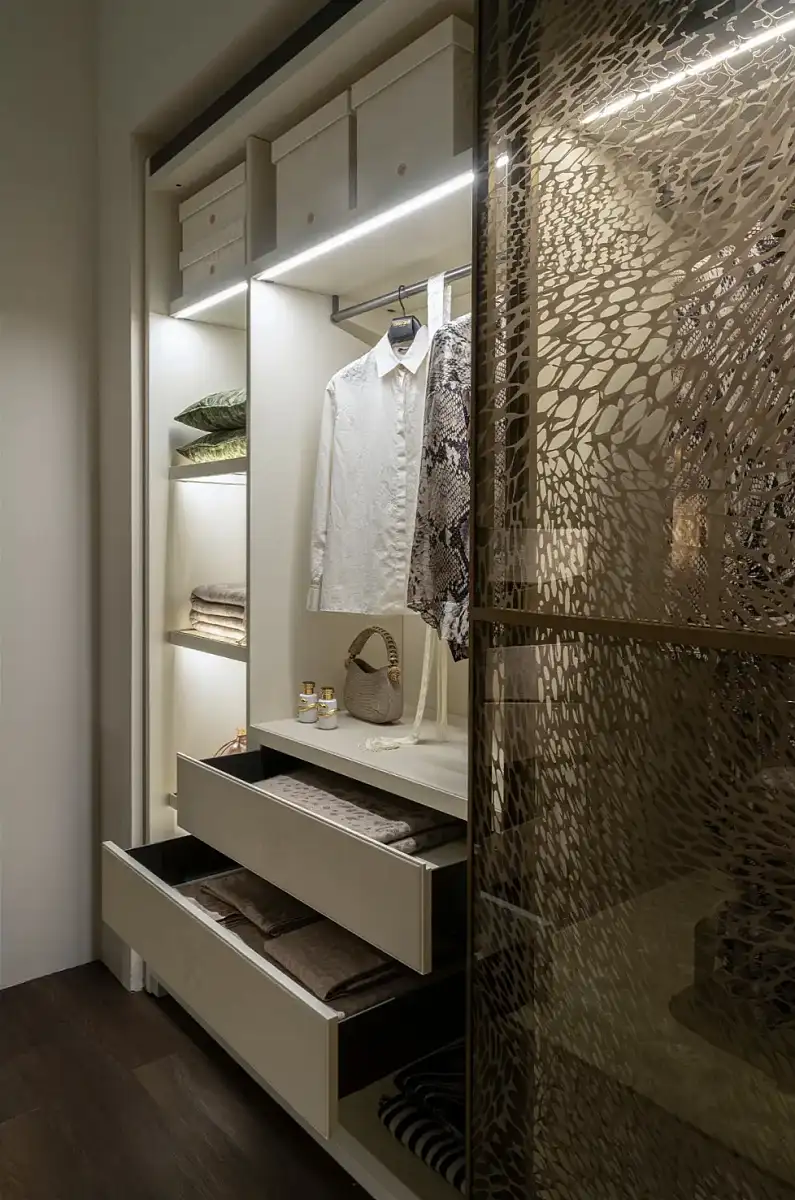 27110-RCHI_ALCOBA_wardrobe_2026_01e.webp