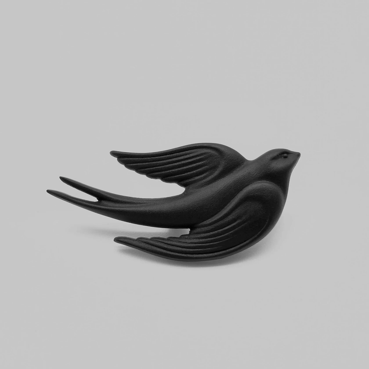 Брошь ласточка Swallow черная унисекс