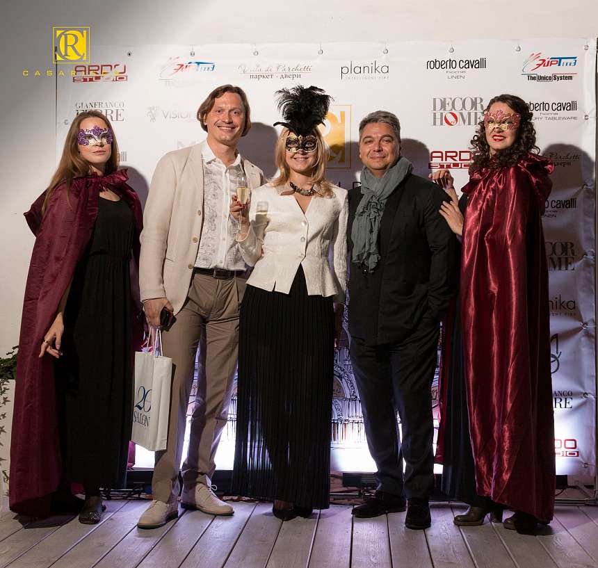 Премьера Легенды о Богатом Доме