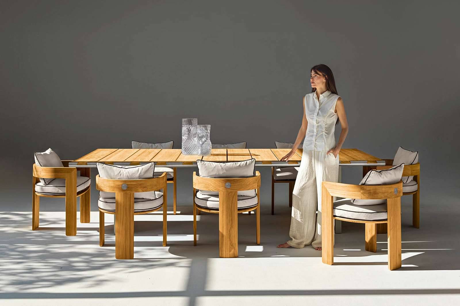 outdoor_table8.jpg