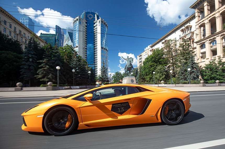 LUXURY ROAD CASA RICCA EXPO