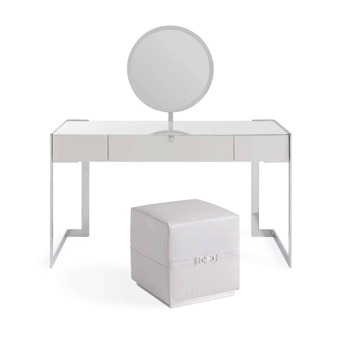 ViaGesuMedusaLadyDesk_02.jpg