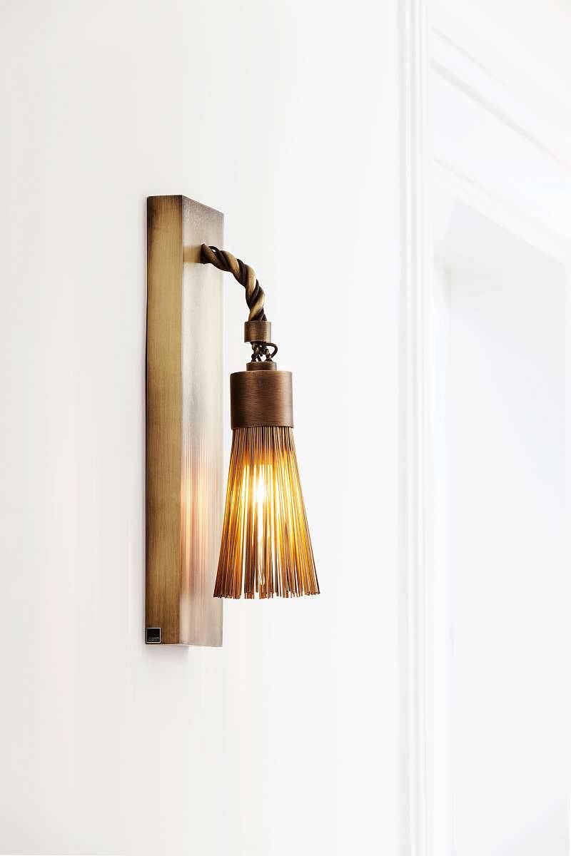 brandvanegmond_sultansofswing_walllamp_agedbrass_anglewithdoor.jpg