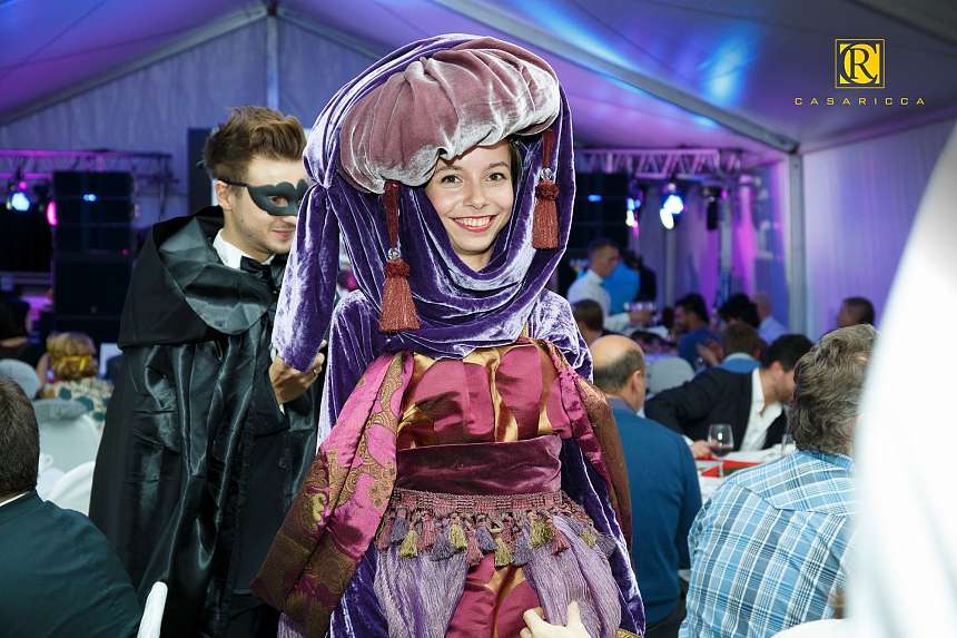 Премьера Легенды о Богатом Доме