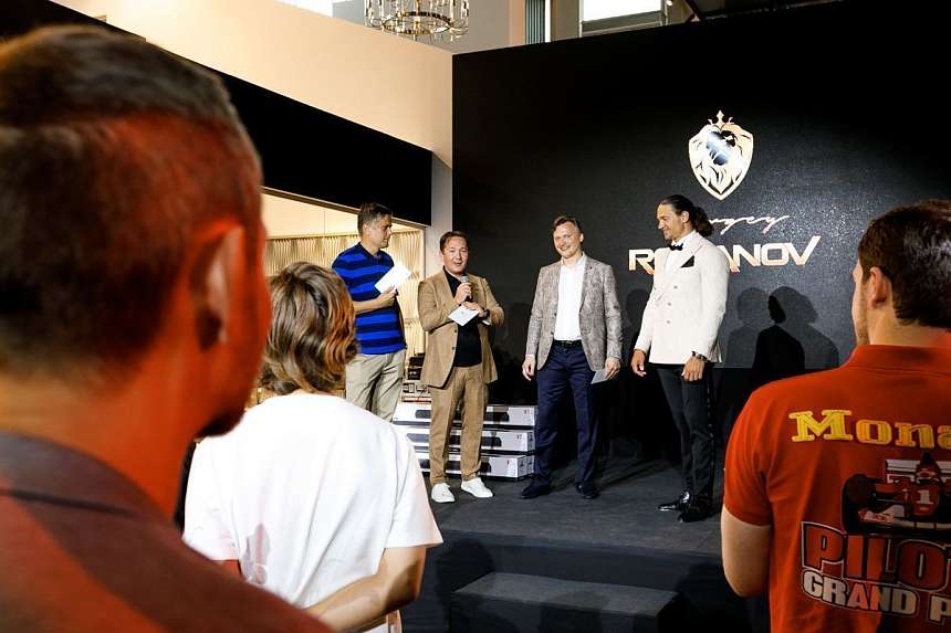 LUXURY ROAD CASA RICCA EXPO