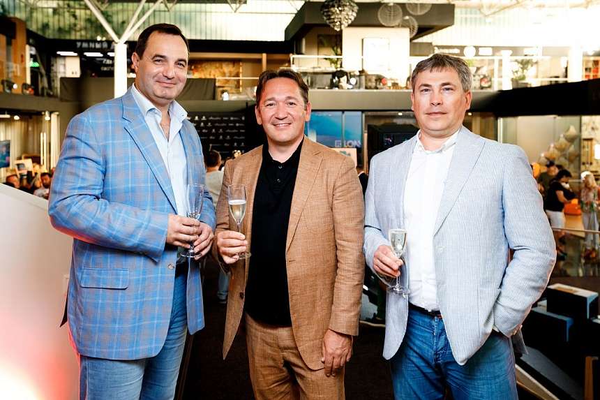 LUXURY ROAD CASA RICCA EXPO