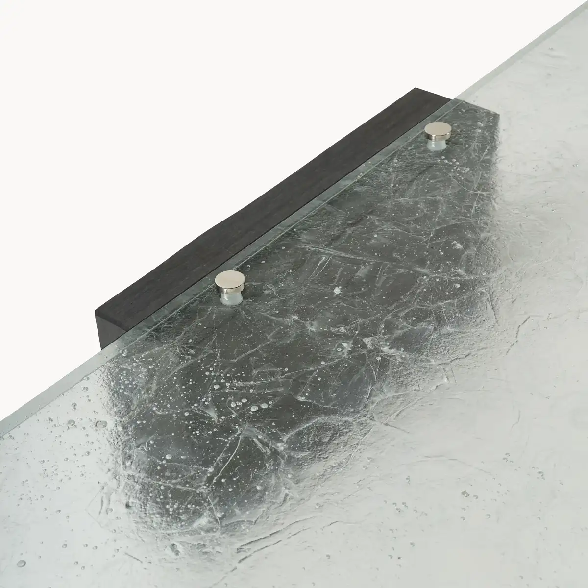 Visionnaire_Stealth_Low_table_2891_ae003ddee4.webp