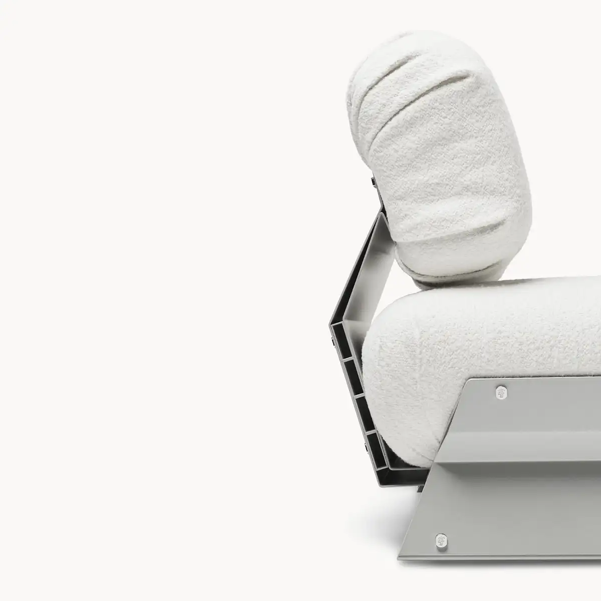 Visionnaire_Carter_Armchair_2315_95a628fd61.webp