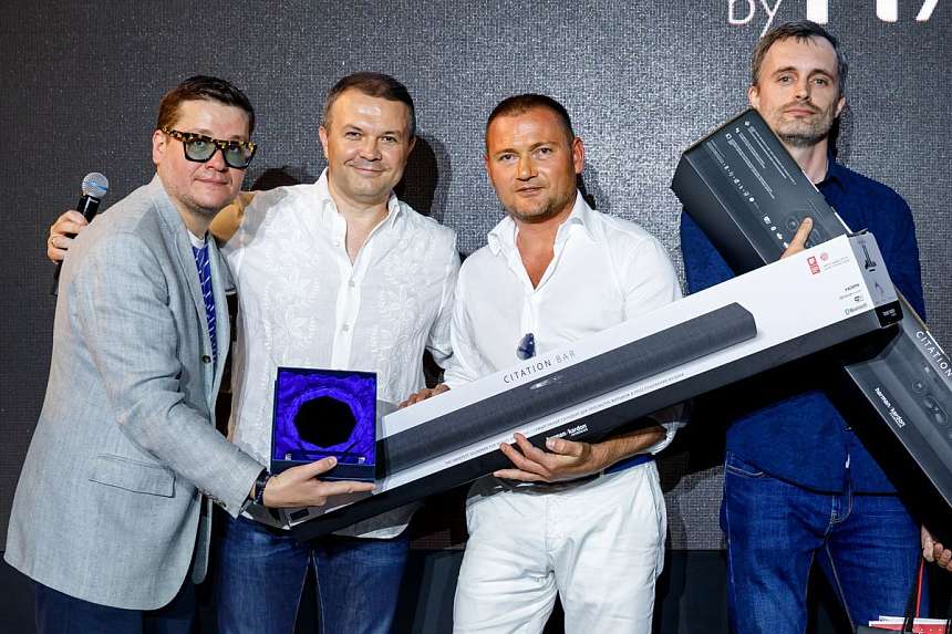 LUXURY ROAD CASA RICCA EXPO