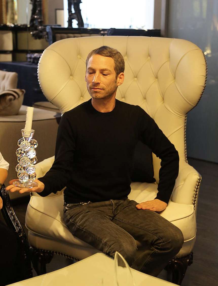 Визит Ора Ито (Ora Ito) в Casa Ricca