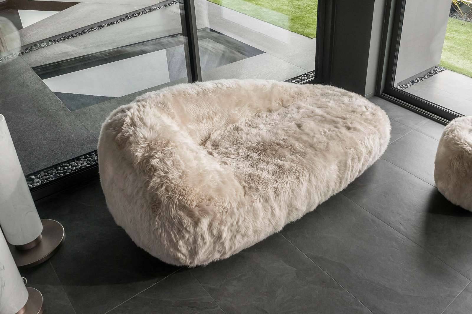 Opus_chaise_longue_australian_lamb5.jpg