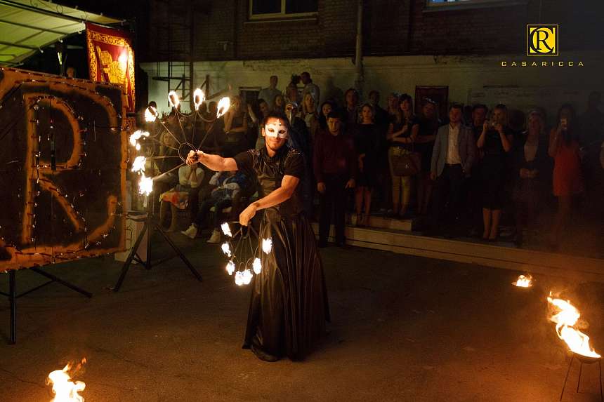 Премьера Легенды о Богатом Доме