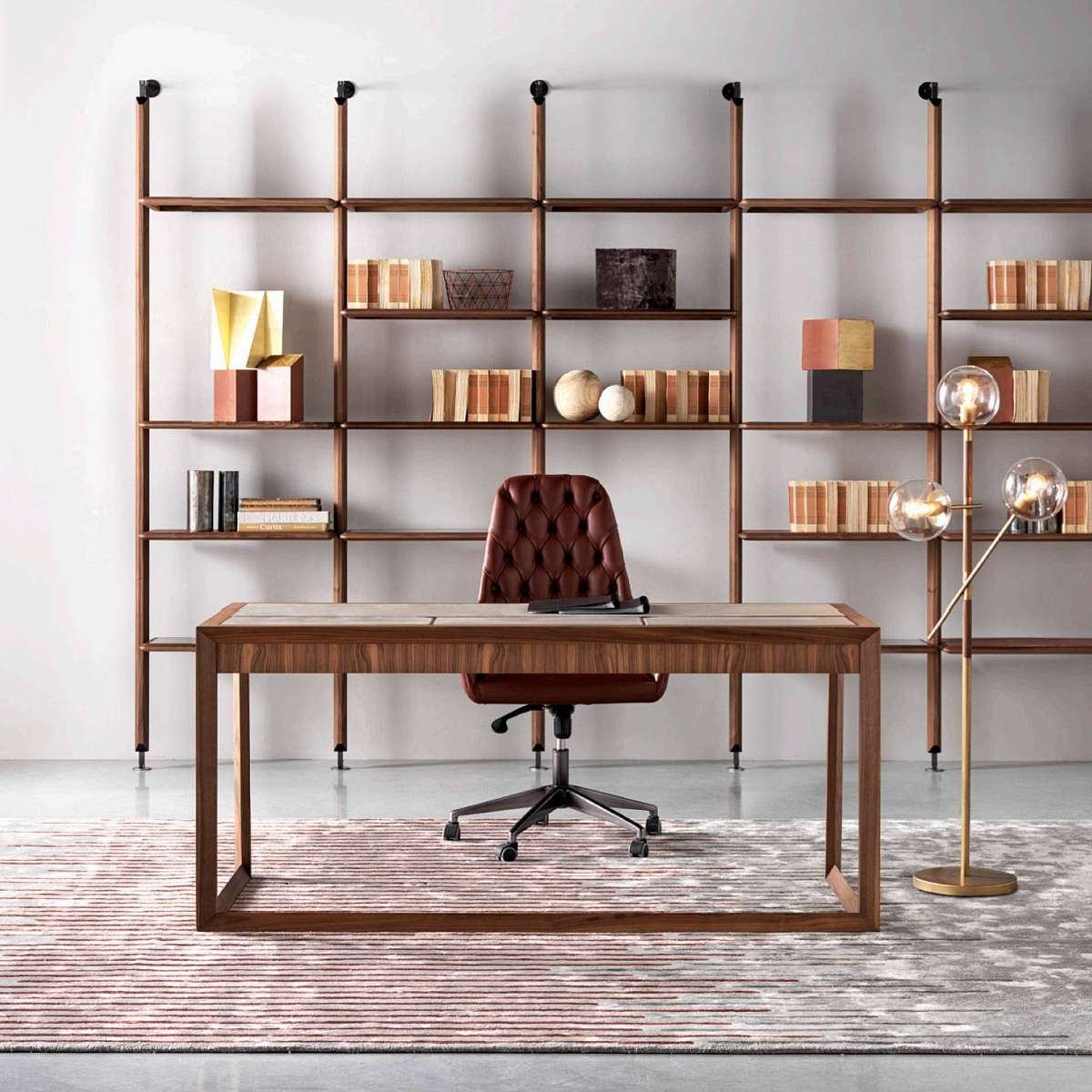 GILL-SCRIVANIA (1).jpg