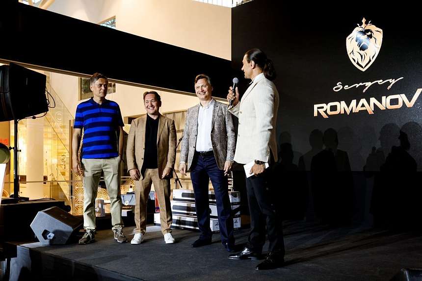 LUXURY ROAD CASA RICCA EXPO