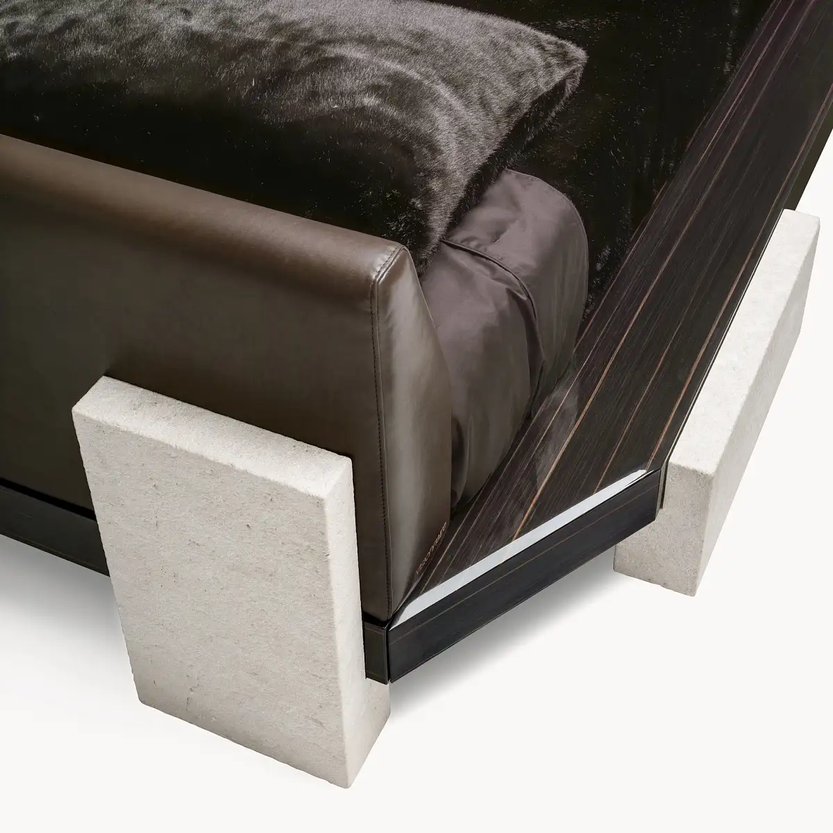 stealth_bed2_4dc1540e6f.webp