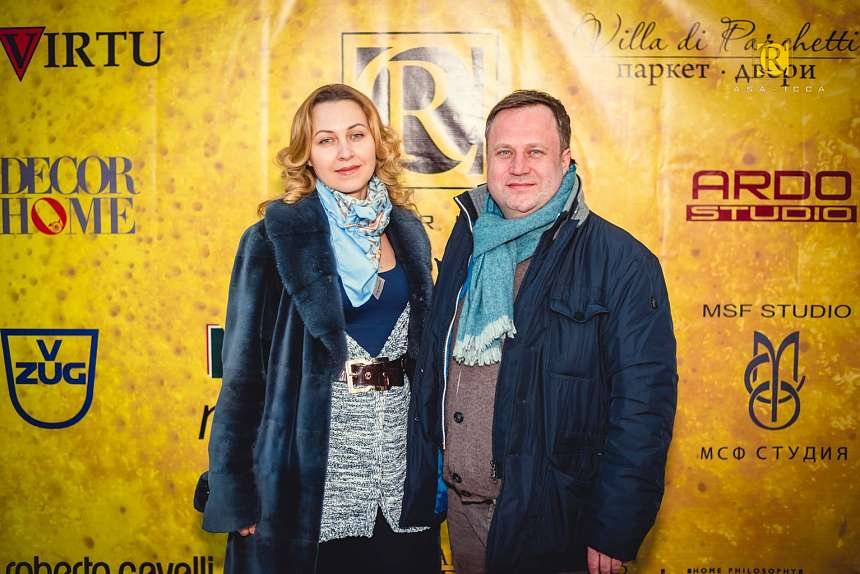 Русский блин в венецианской маске