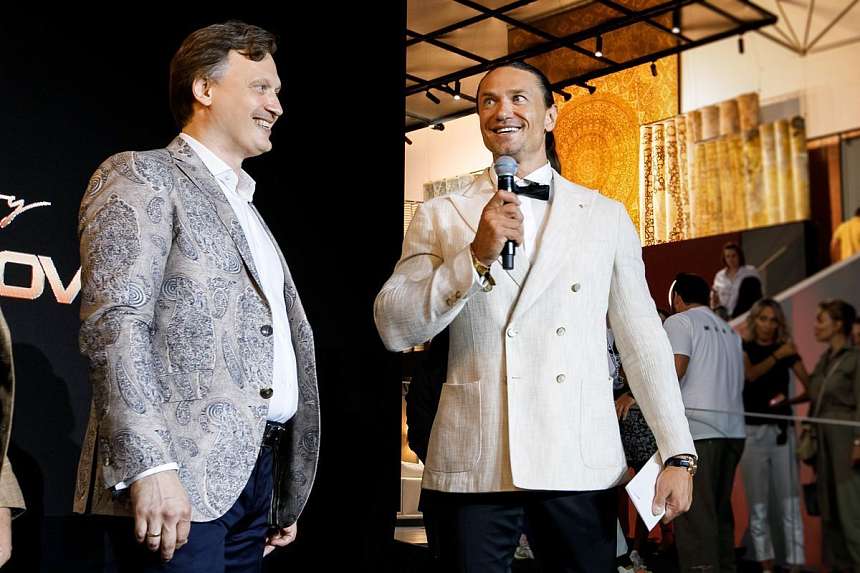 LUXURY ROAD CASA RICCA EXPO